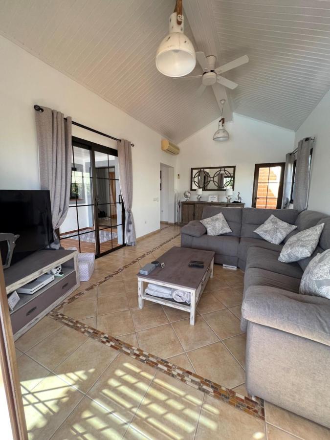 Villa Eva - New To The Market, Fully Refurbished Licensed Villa - Private Pool Caleta De Fuste Exterior photo